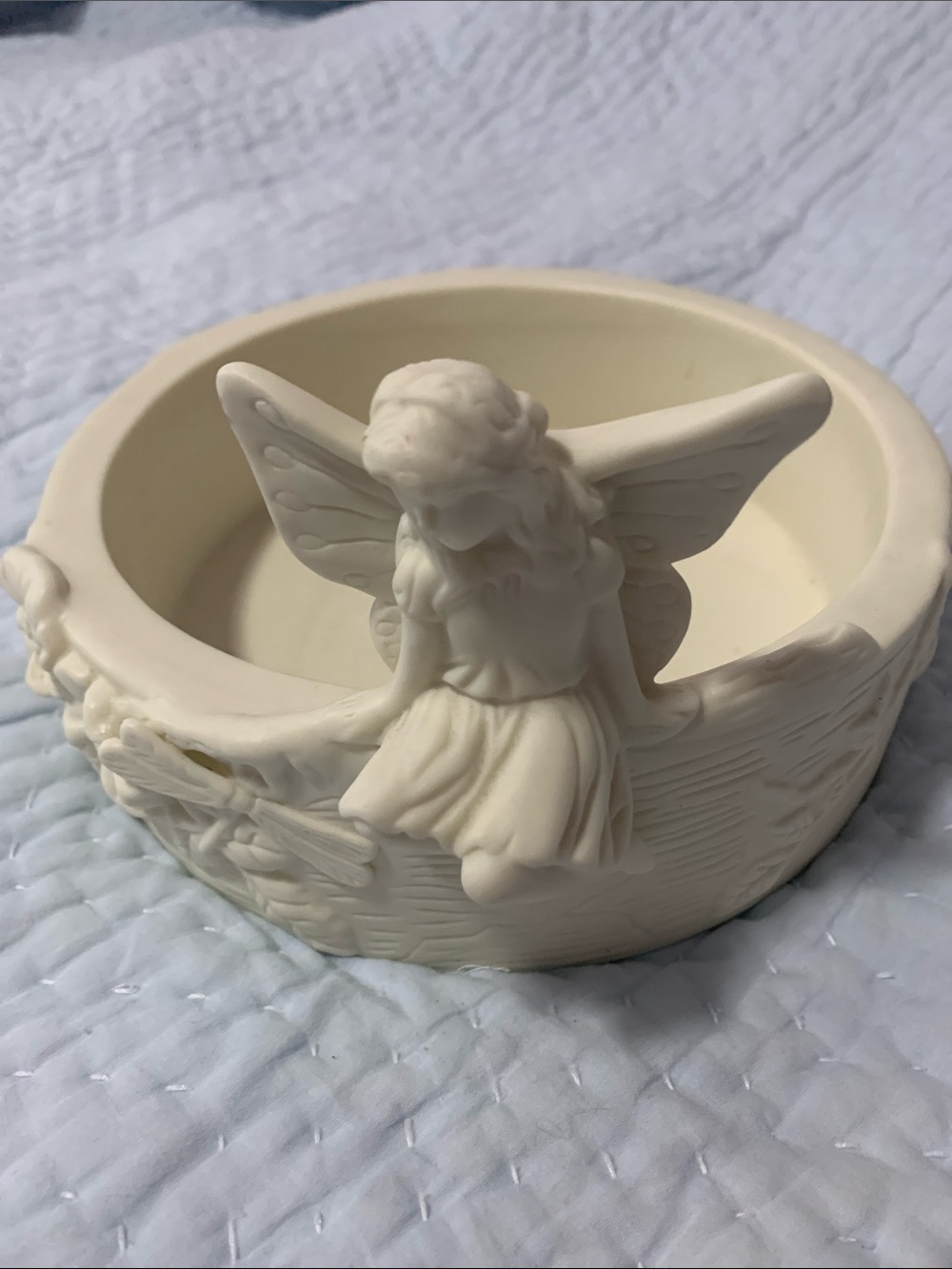 PARTYLITE White Fairy 3 wick candle holder.